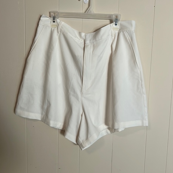 Abercrombie & Fitch Pants - Abercrombie & Fitch dress shorts